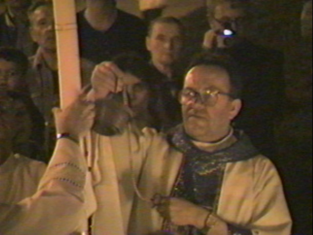Blessing of Paschal Candle, St.Helen's Chicago, (c) 2000 AHG/DJGunkel